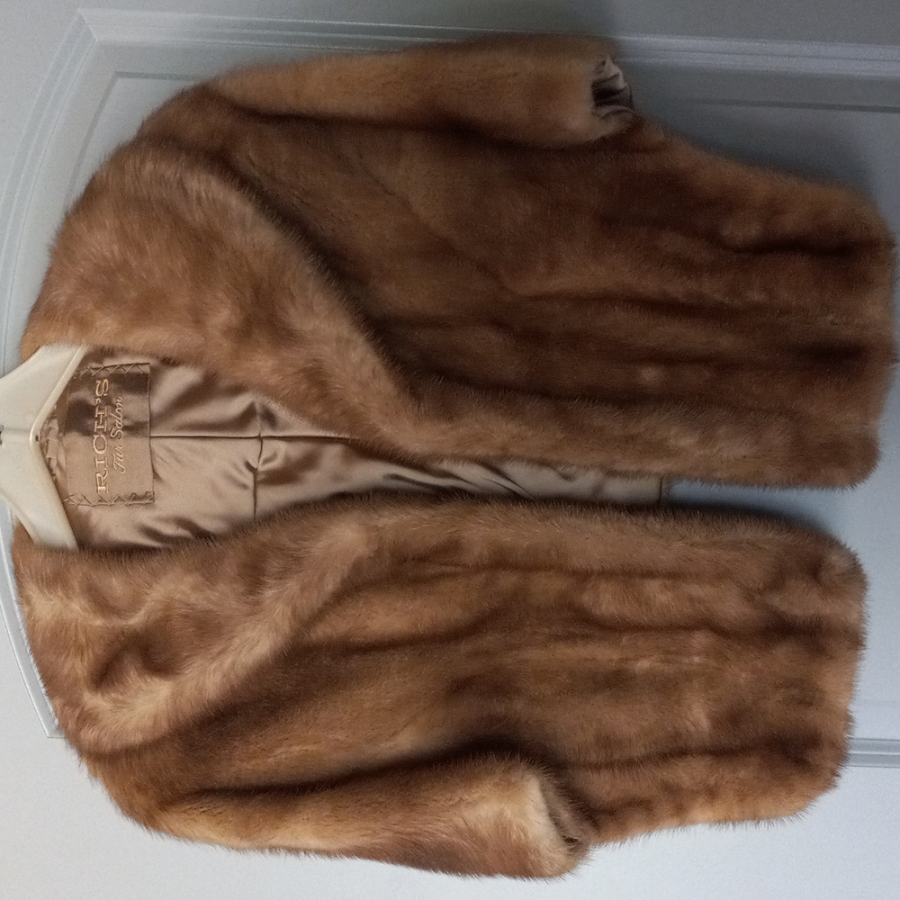 Rich's Fox fur shawl